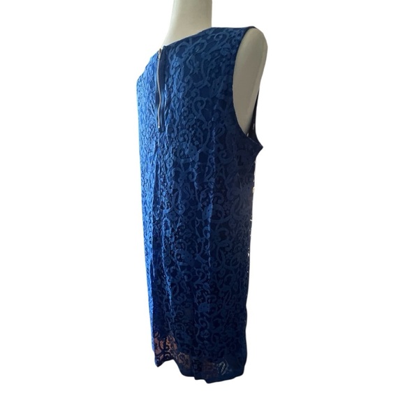 Elegant Blue Lace Sleeveless Dress - Picture 4 of 8
